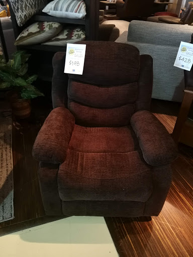 Furniture Store «Pacific Lifestyle Furniture», reviews and photos, 16305 NW Cornell Rd, Beaverton, OR 97006, USA
