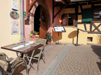 Atmosphère du Restaurant français Restaurant Au Vieux Porche à Eguisheim - n°9