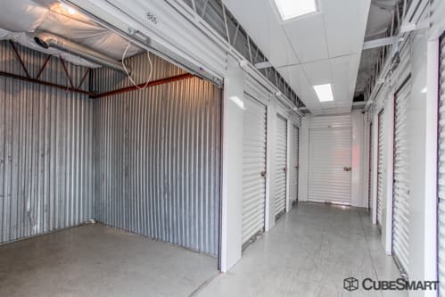Self-Storage Facility «CubeSmart Self Storage», reviews and photos, 665 S Green Bay Rd, Waukegan, IL 60085, USA