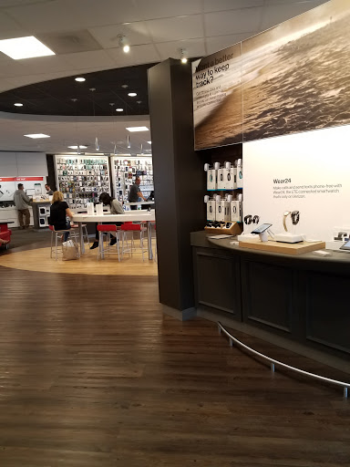 Cell Phone Store «Verizon», reviews and photos, 6427 Carlisle Pike, Mechanicsburg, PA 17050, USA