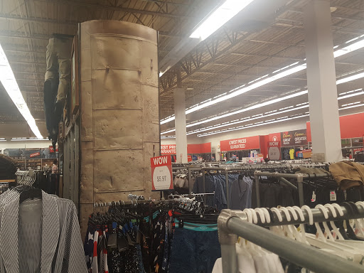 Outlet Store «VF Outlet», reviews and photos, 15501 S Apopka Vineland Rd, Orlando, FL 32821, USA