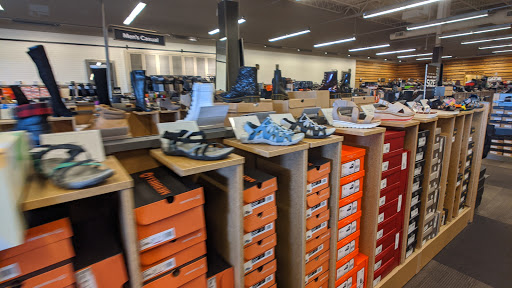 Shoe Store «DSW Designer Shoe Warehouse», reviews and photos, 11500 Burleigh St., Wauwatosa, WI 53222, USA