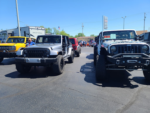 Car Dealer «Bill Gaddis Chrysler-Dodge-Jeep-Ram», reviews and photos, 1717 Wheeling Ave, Muncie, IN 47303, USA