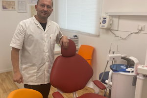 Dr.Alex ד״ר אלכס מרפאת שיניים חירום 24 image