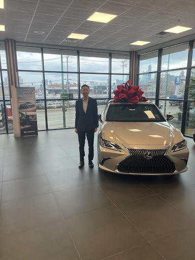 Lexus Dealer «McGrath Lexus of Chicago», reviews and photos, 1250 W Division St, Chicago, IL 60642, USA