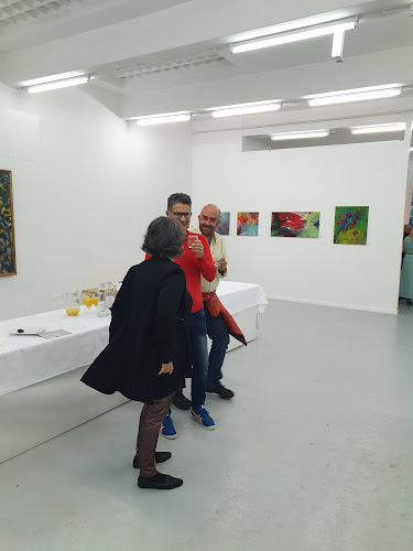 Kommentare und Rezensionen über Basel Art Center