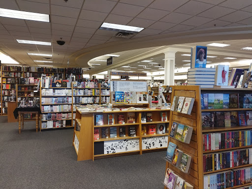 Book Store «Schuler Books & Music», reviews and photos, 2660 28th St SE, Grand Rapids, MI 49512, USA