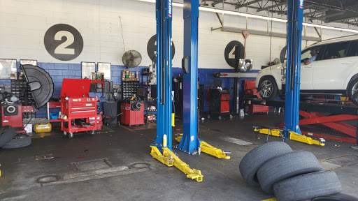 Auto Parts Store «Pep Boys Auto Parts & Service», reviews and photos, 17050 NW 57th Ave, Hialeah, FL 33015, USA