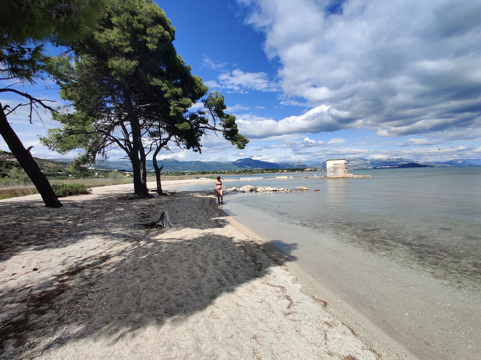 Foto von Plaza Pantan mit beiger sand & kies Oberfläche