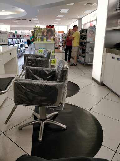 Shopping Mall «Crossroads Plaza», reviews and photos, 213 Crossroads Blvd, Cary, NC 27518, USA