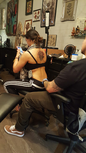 Tattoo Shop «Black Diamond Tattoo», reviews and photos, 412 Lincoln Blvd, Venice, CA 90291, USA