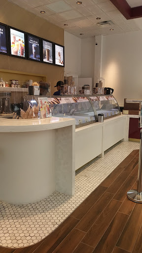 Jewelry Store «Helzberg Diamonds», reviews and photos, 448 Brandon Town Center Dr, Brandon, FL 33511, USA