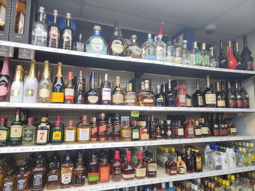 Liquor Store «Maple Ave Liquors & Wines», reviews and photos, 871 Maple Ave, Hartford, CT 06114, USA