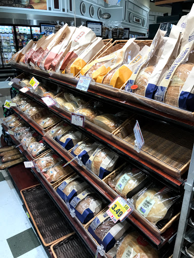 Grocery Store «Harris Teeter», reviews and photos, 2080 Kildaire Farm Rd, Cary, NC 27511, USA