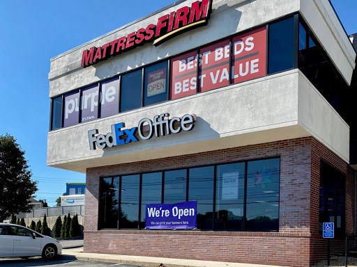Print Shop «FedEx Office Print & Ship Center», reviews and photos, 54 Middlesex Turnpike, Burlington, MA 01803, USA