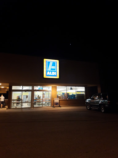 Supermarket «ALDI», reviews and photos, 3131 E 10th St, Jeffersonville, IN 47130, USA