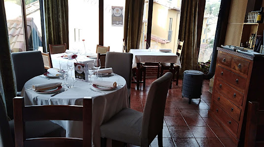 El Yantar de Gredos, Restaurante y Hotel Rural C. Cañadillas, 05132 San Martín del Pimpollar, Ávila, España