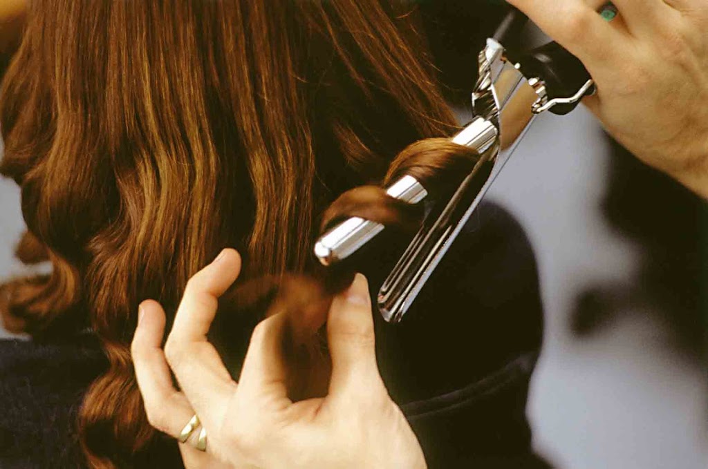 Victor Victoria's Beauty Salon 91335