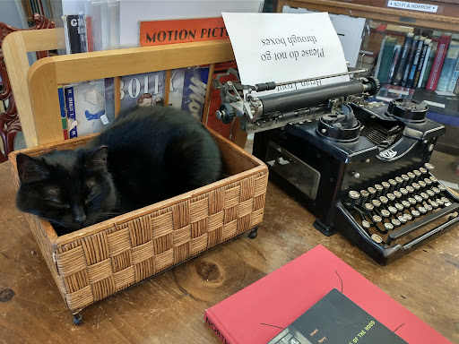 Used Book Store «Atlanta Vintage Books», reviews and photos, 3660 Clairmont Rd, Atlanta, GA 30341, USA