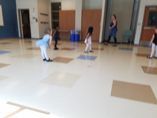 Recreation Center «White Oak Community Recreation Center», reviews and photos, 1700 April Ln, Silver Spring, MD 20904, USA