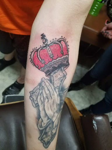 Tattoo Shop «Assassins Tattoo Shop», reviews and photos, 405 Reed Ave, Kalamazoo, MI 49001, USA