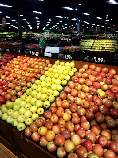 Supermarket «Giant Eagle Supermarket», reviews and photos, 420 E Waterfront Dr, Homestead, PA 15120, USA