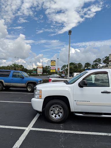 Shopping Mall «Lake Village Shopping MallKitchengaets», reviews and photos, 10601 US-441, Leesburg, FL 34788, USA