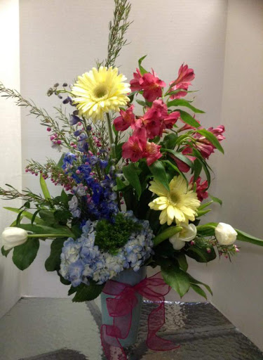 Consignment Shop «Old Bank Flowers Art and Marketplace», reviews and photos, 66 Main St, East Hampton, CT 06424, USA