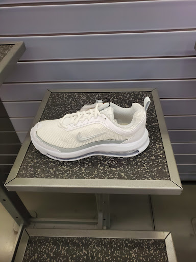 Sporting Goods Store «Academy Sports + Outdoors», reviews and photos, 4232 Ambassador Caffery Pkwy, Lafayette, LA 70508, USA