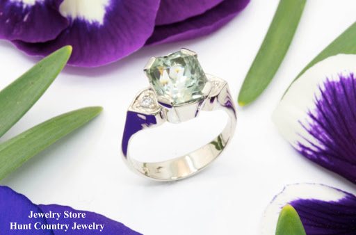 Jewelry Store «Hunt Country Jewelers», reviews and photos, 105 E Main St, Purcellville, VA 20132, USA