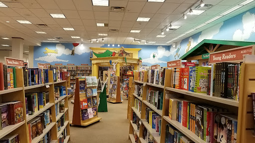 Book Store «Barnes & Noble Booksellers Ingram Festival», reviews and photos, 6065 NW Loop 410 #185, San Antonio, TX 78238, USA