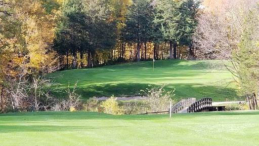 Golf Course «Bluff Creek Golf Course», reviews and photos, 1025 Creekwood Dr, Chaska, MN 55318, USA