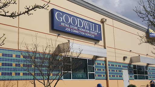 Outlet Store «Goodwill Outlet», reviews and photos