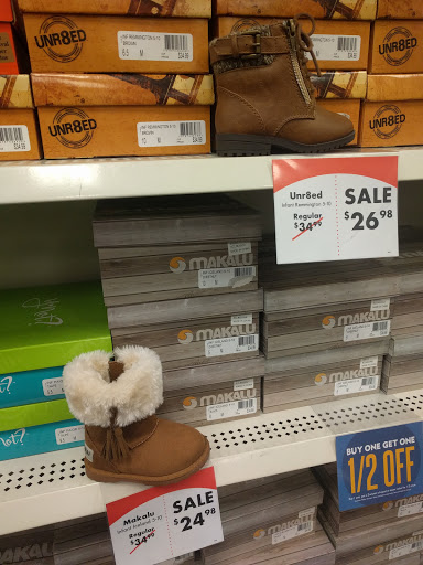 Shoe Store «Shoe Carnival», reviews and photos, 2100 S Gilbert Rd, Chandler, AZ 85233, USA