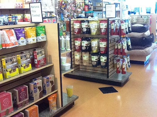 Pet Supply Store «California Pet Center», reviews and photos, 21906 Ventura Blvd, Woodland Hills, CA 91364, USA