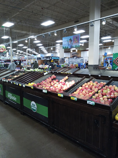 Shopping Mall «Gateway Shopping Center», reviews and photos, 9924 NE Halsey St, Portland, OR 97220, USA