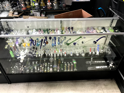 Tobacco Shop «Baytown Smoke Shop», reviews and photos, 3620 Garth Rd, Baytown, TX 77521, USA