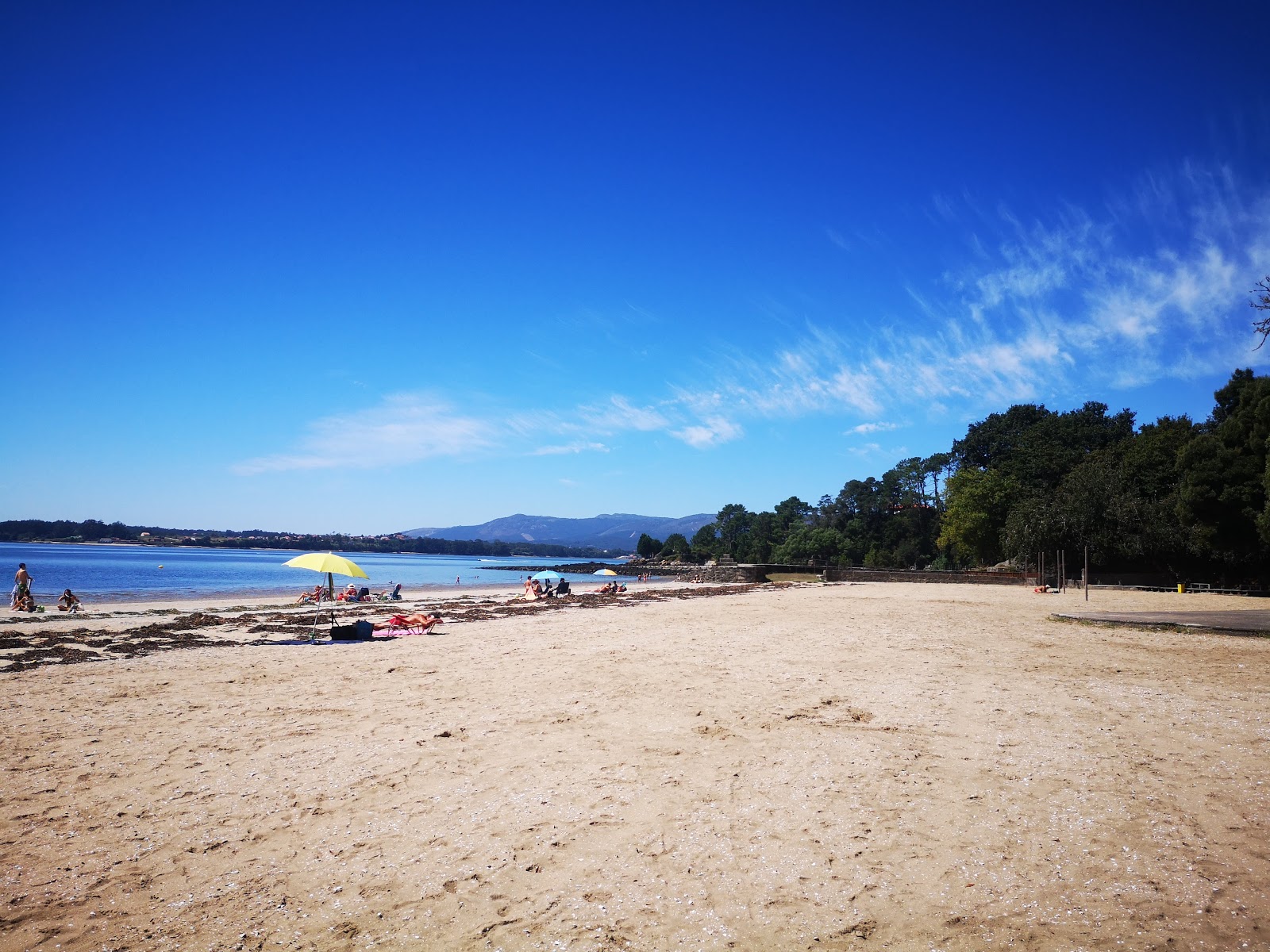 Foto van Tanxil beach met ruime baai