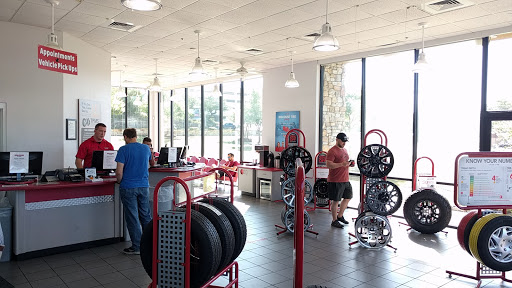 Tire Shop «Discount Tire Store - Bee Cave, TX», reviews and photos, 3922 Ranch Rd 620 S, Bee Cave, TX 78738, USA