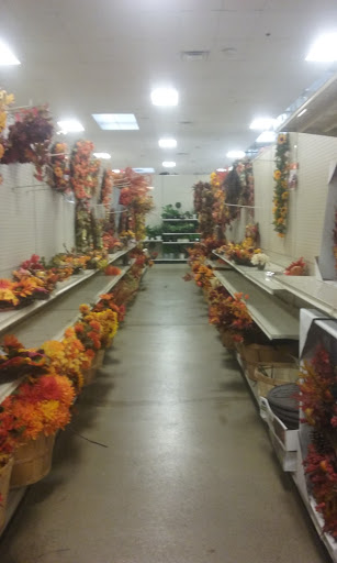 Home Goods Store «At Home», reviews and photos, 1325 N Meacham Rd, Schaumburg, IL 60173, USA