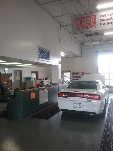 Car Dealer «Waconia Dodge Chrysler Jeep», reviews and photos, 905 Strong Dr, Waconia, MN 55387, USA