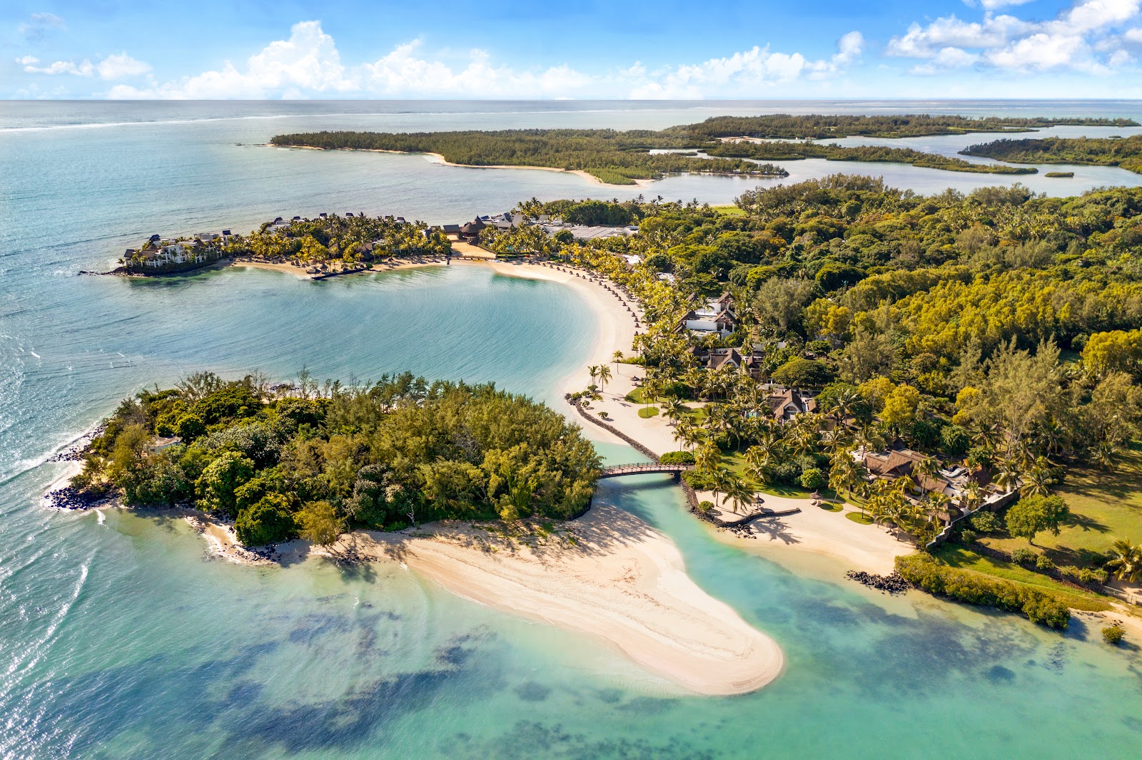 香格里拉毛里求斯度假村海滩的照片 和它美丽的风景