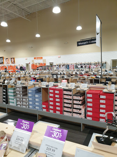 Shoe Store «DSW Designer Shoe Warehouse», reviews and photos, 1300 Huguenot Rd, Midlothian, VA 23113, USA