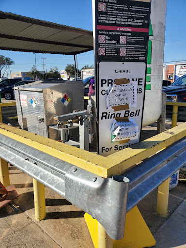 Truck Rental Agency «U-Haul Moving & Storage of Addison», reviews and photos, 2735 E Belt Line Rd, Carrollton, TX 75006, USA