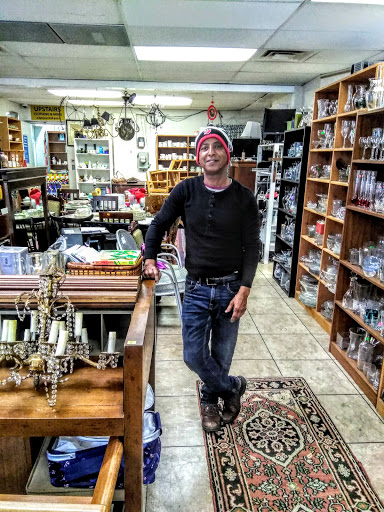 Thrift Store «Prevention of Blindness Society Look Again Resale Shop», reviews and photos, 900 King St, Alexandria, VA 22314, USA