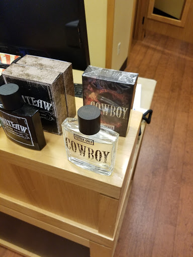 Animal Feed Store «Wilco Farm Store», reviews and photos, 664 W Baseline St, Cornelius, OR 97113, USA