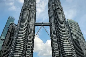 Petronas Twin Towers image