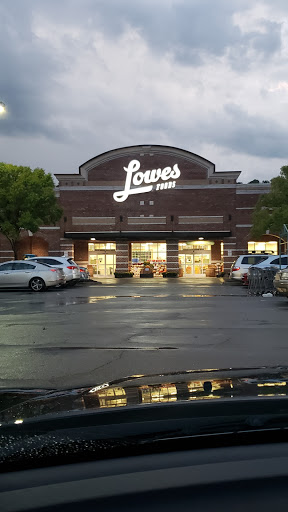 Grocery Store «Lowes Foods of Apex», reviews and photos, 5400 Apex Peakway, Apex, NC 27502, USA