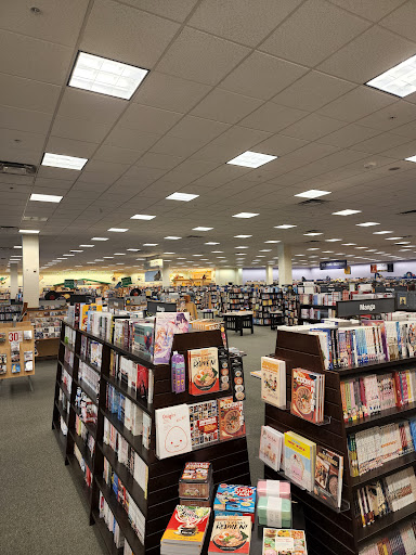 Book Store «Barnes & Noble Booksellers Hillside Village», reviews and photos, 305 Farm to Market Road 1382 #520, Cedar Hill, TX 75104, USA