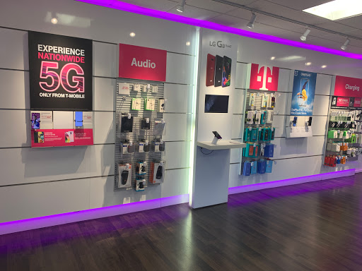 Cell Phone Store «T-Mobile», reviews and photos, 4400 Central Ave NE, Columbia Heights, MN 55421, USA
